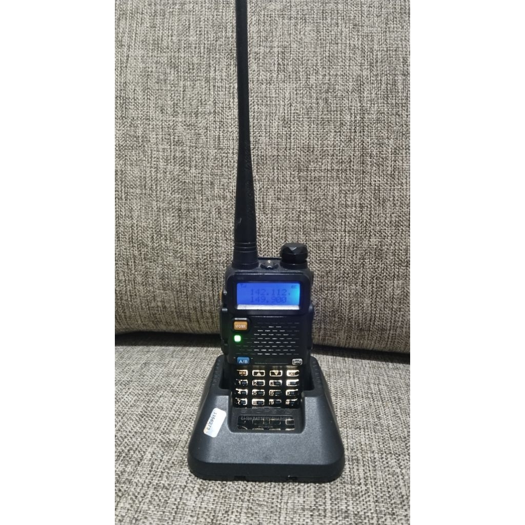 HT BAOFENG UV-5R BEKAS/ RADIO KOMUNIKASI