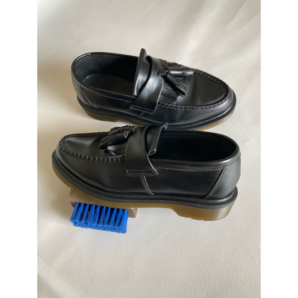 Dr. Martens Adrian Tassel