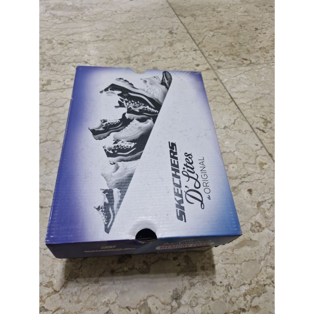 Box Sepatu Skechers d'lites