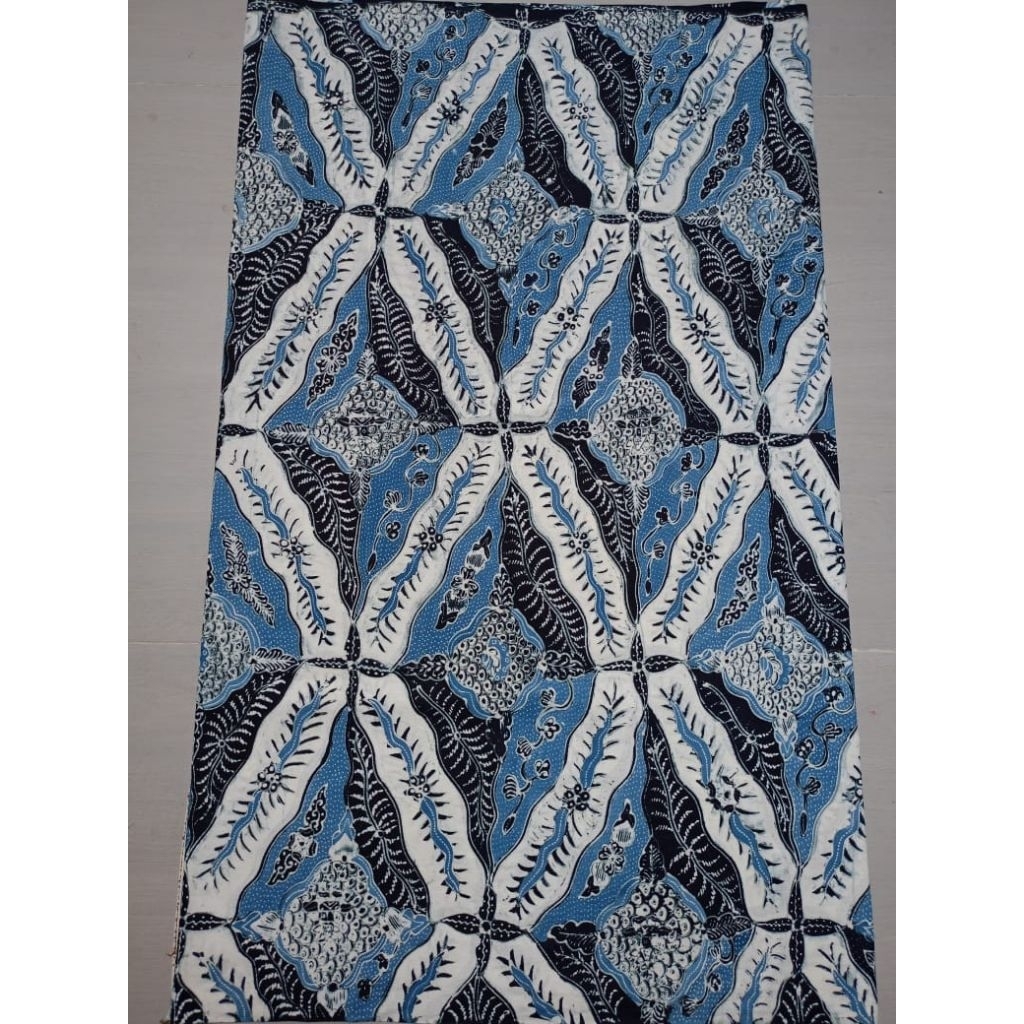 Batik Tulis Warna Alam Solo