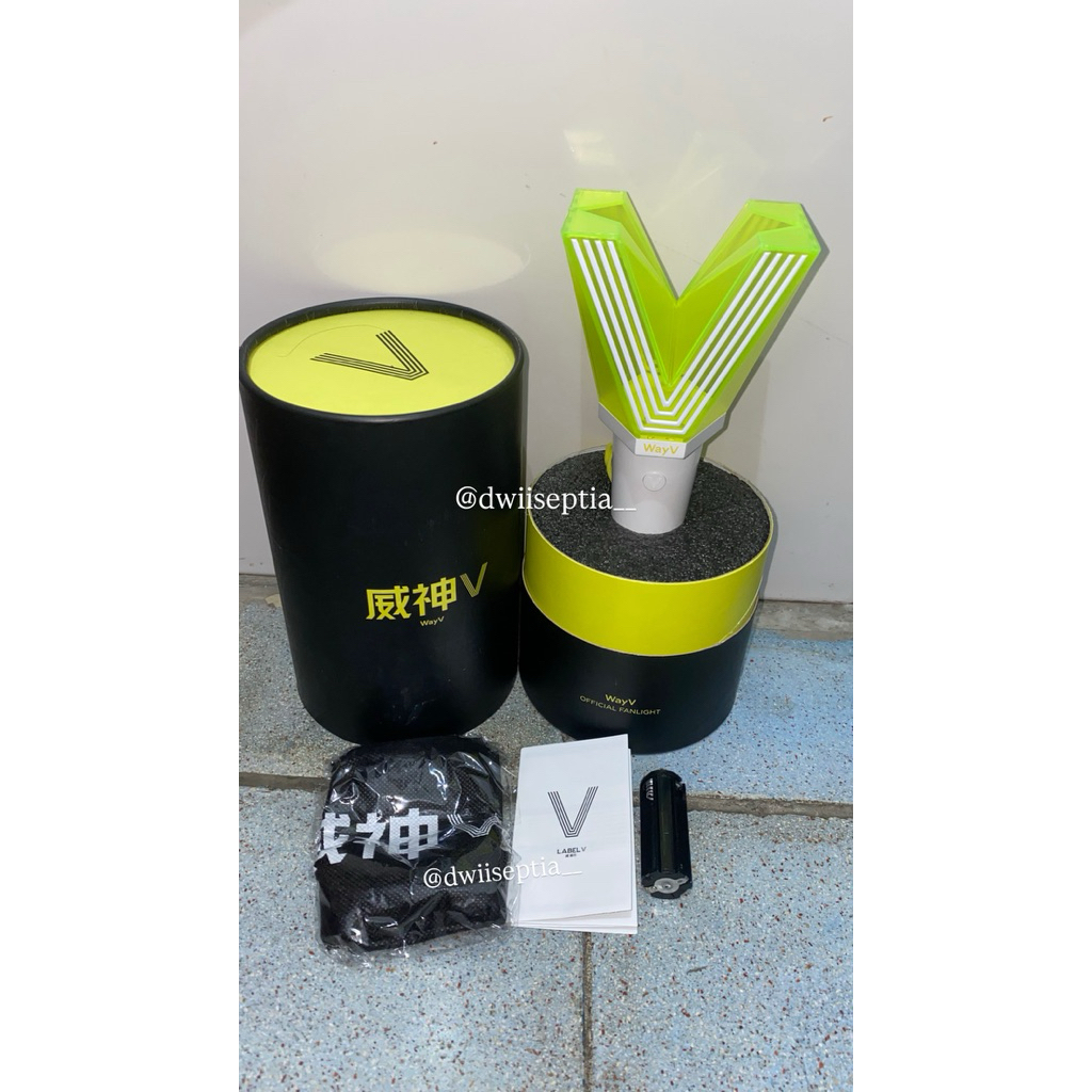 [MOHON BACA DESKRIPSI DAHULU] Preloved Lightstick Official WAYV Ver.1