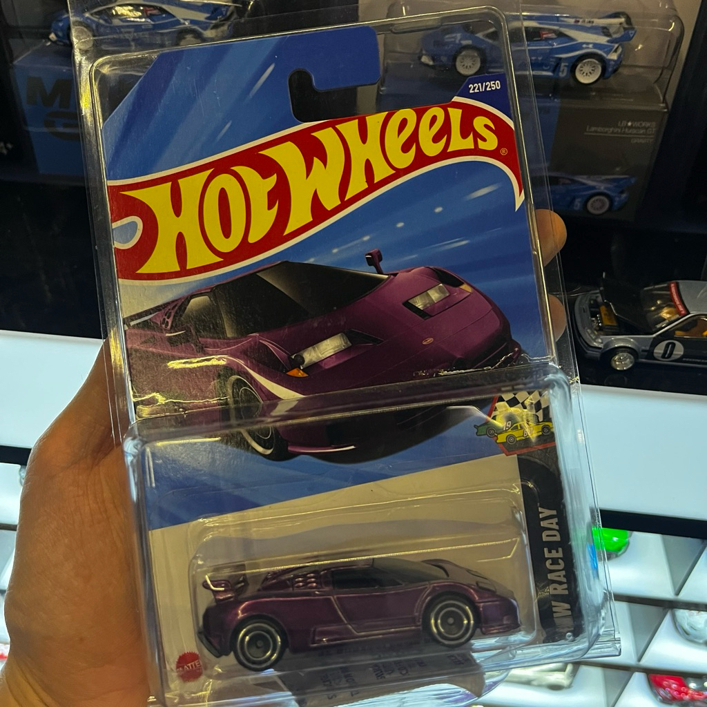 Hot Wheels 94 Bugatti EB110 SS Super Treasure Hunts (STH)