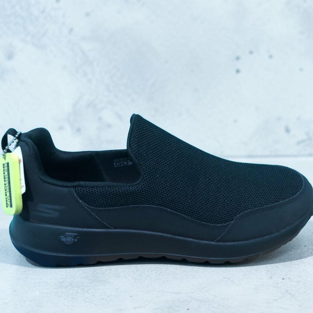 Skechers performance go walk max-privy. Black