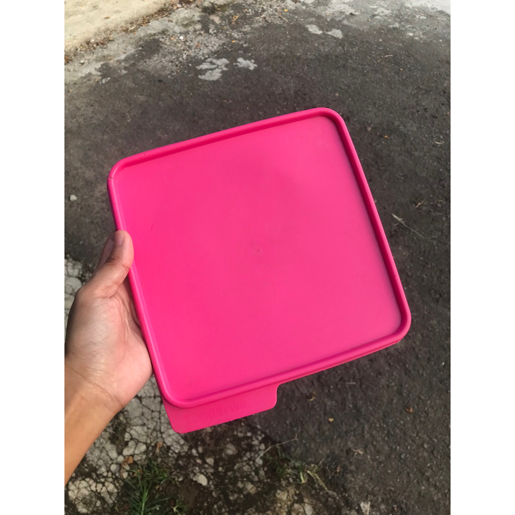 Tupperware Tutup Toples Kotak Warna Pink