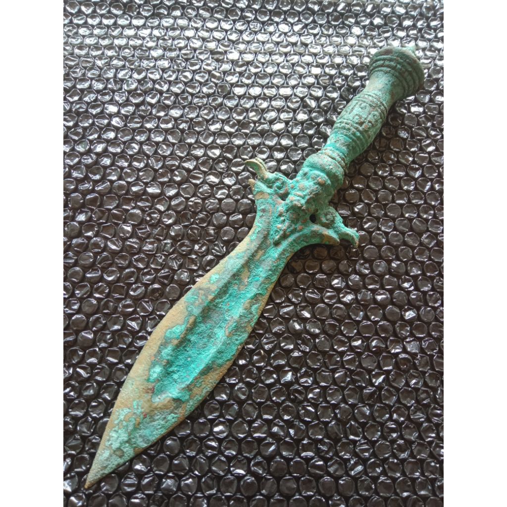 kadga perunggu temuan