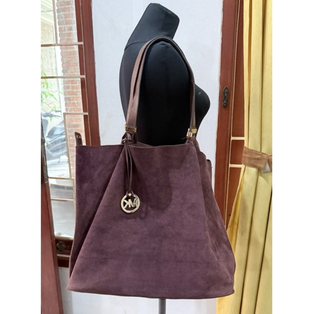 Tas Tote Kulit Asli Suede MK