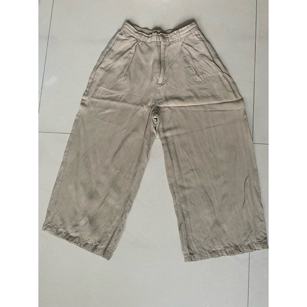 GU khaki linen kulot pants