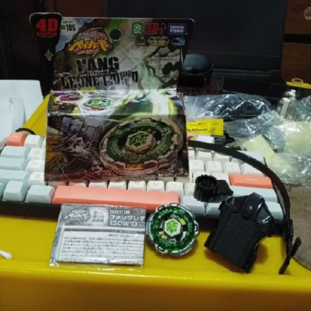 metal fight beyblade 4D (metal fury) fang leone original takara tomy