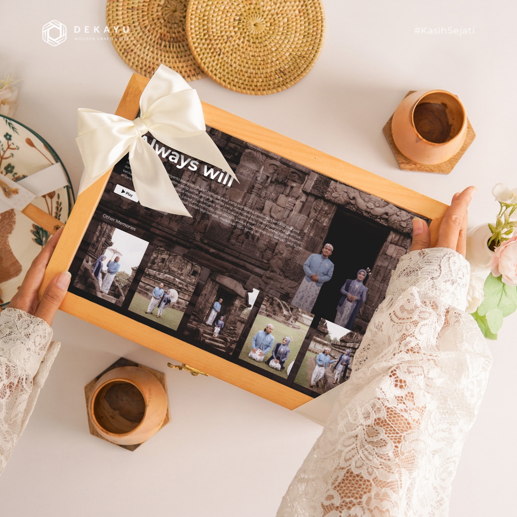Dekayu  - Hampers dengan custom cover box Netflix theme – Desain Foto Personal Premium | Gift Box Un