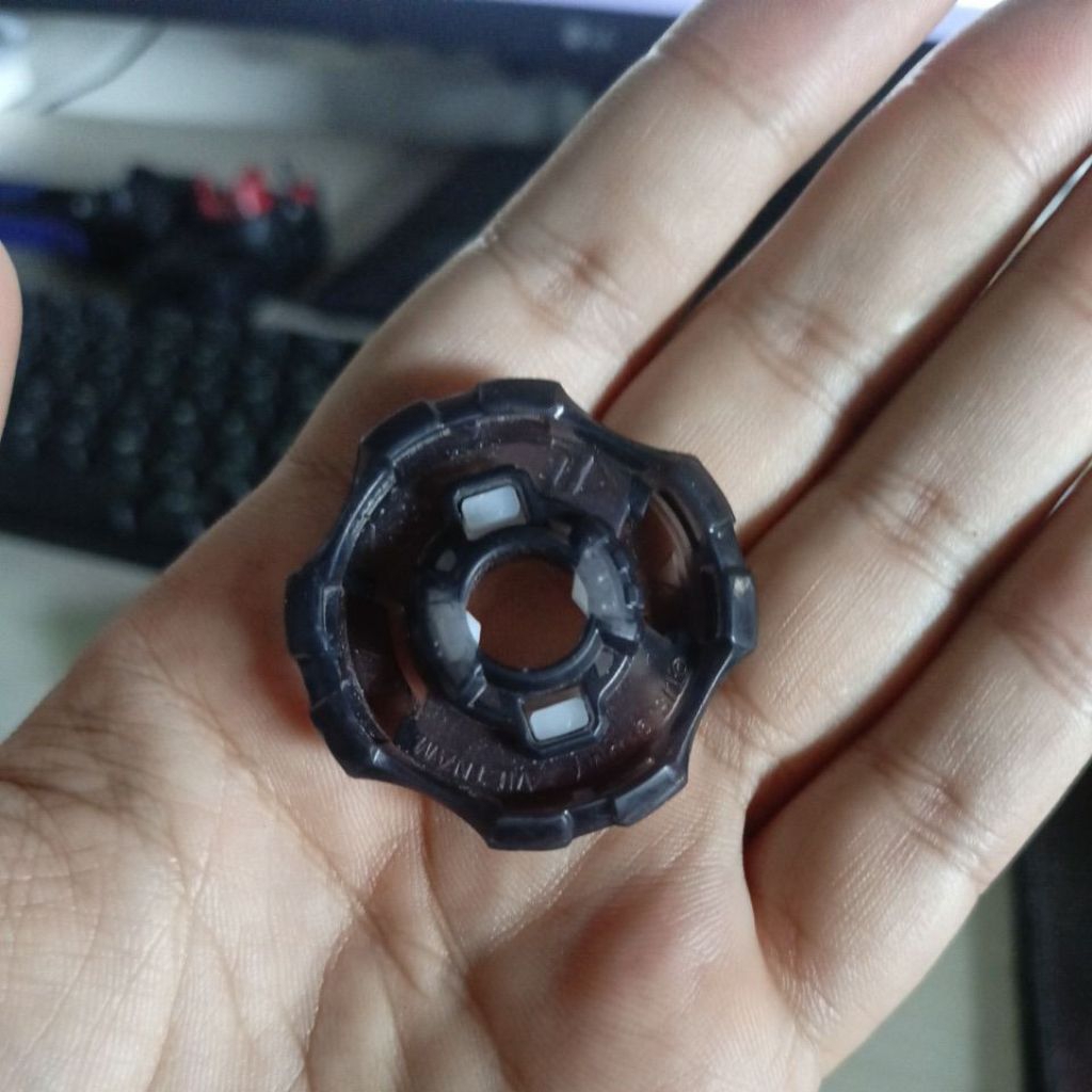 Ratchet 4-55 black beyblade x