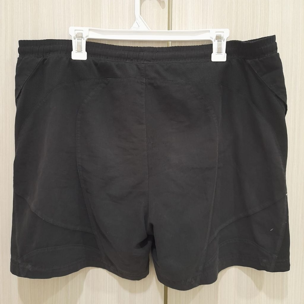 C0330. Preloved Men Training Shorts Celana Pendek Olahraga Pria