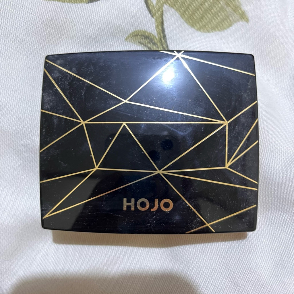 [PRELOVED] HOJO Shimmering Stereoscopic Highlighter Powder Tahan Lama Waterproof 3D Glowing 10gr Mak