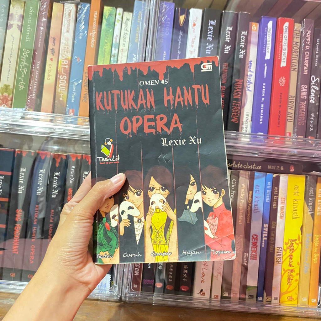 Preloved novel kutukan hantu opera omen series lexie xu