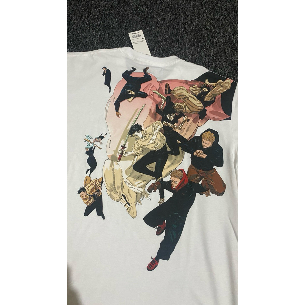 baju uniqlo x anime jujutsu kaisen masih baru