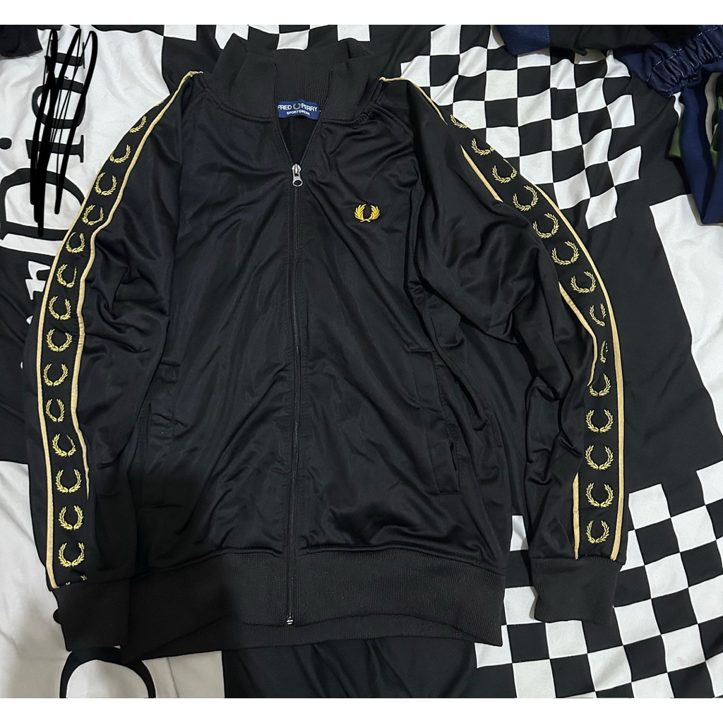 Tracktop Fred Perry hitam taped kuning emas BEKAS VVGC ( very very good condition)