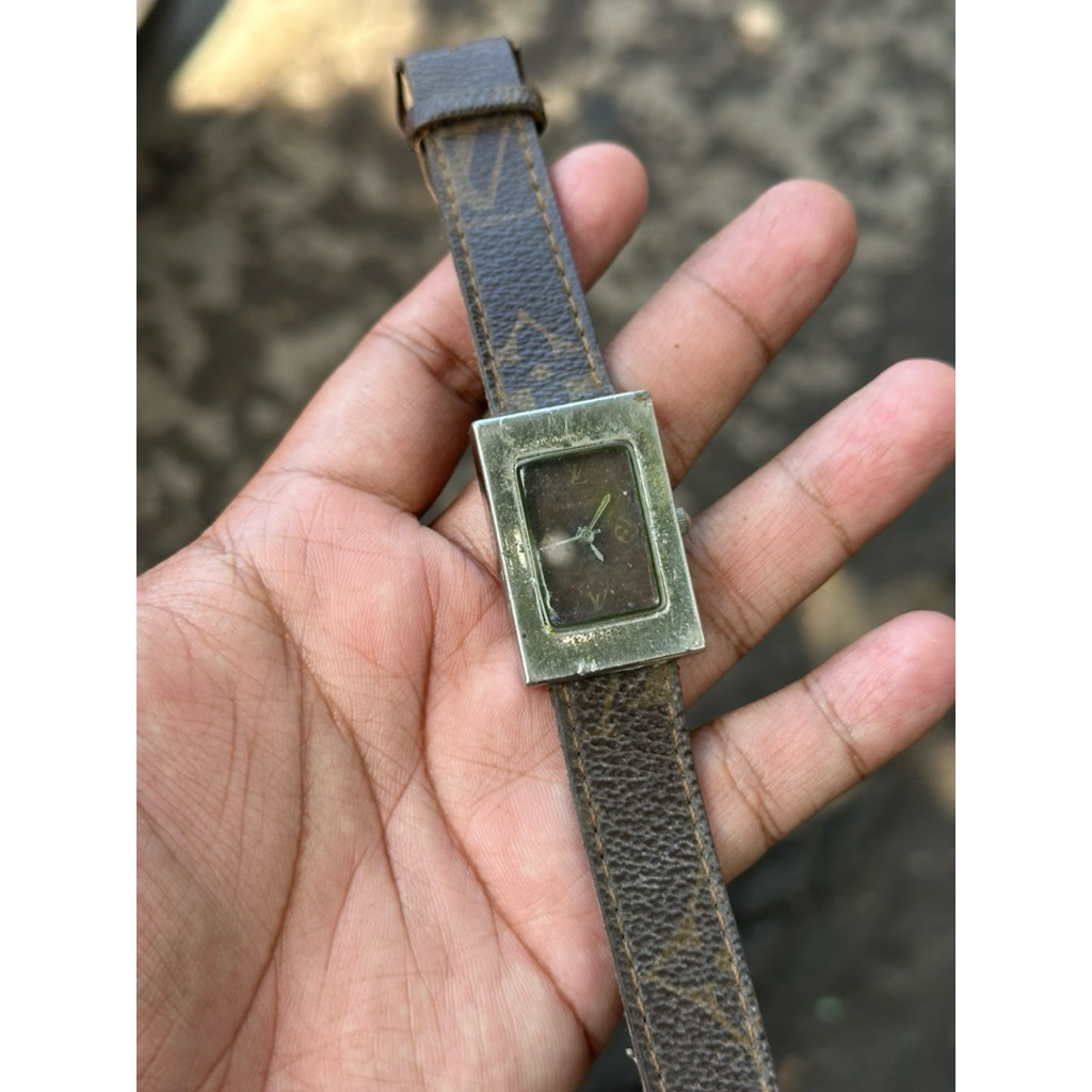 preloved jam tangan LV Tank Original