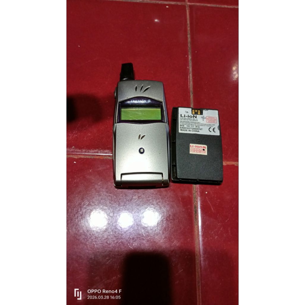 Ericsson T29s bahan