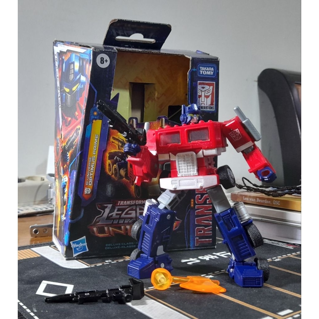 Transformers Legacy United G1 Universe Deluxe class Autobot Optimus Prime Hasbro Takara Tomy Origina