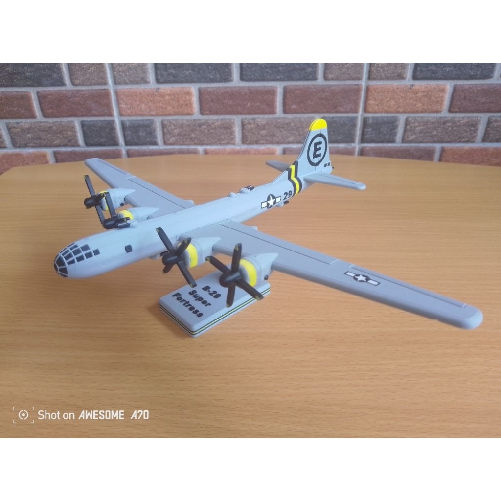 Diecast Pesawat Bomber B-29 Stratofortress 21 Cm
