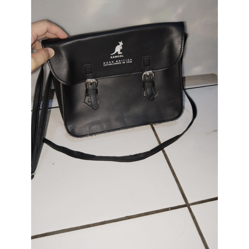 Sling Bag Ala Kangol