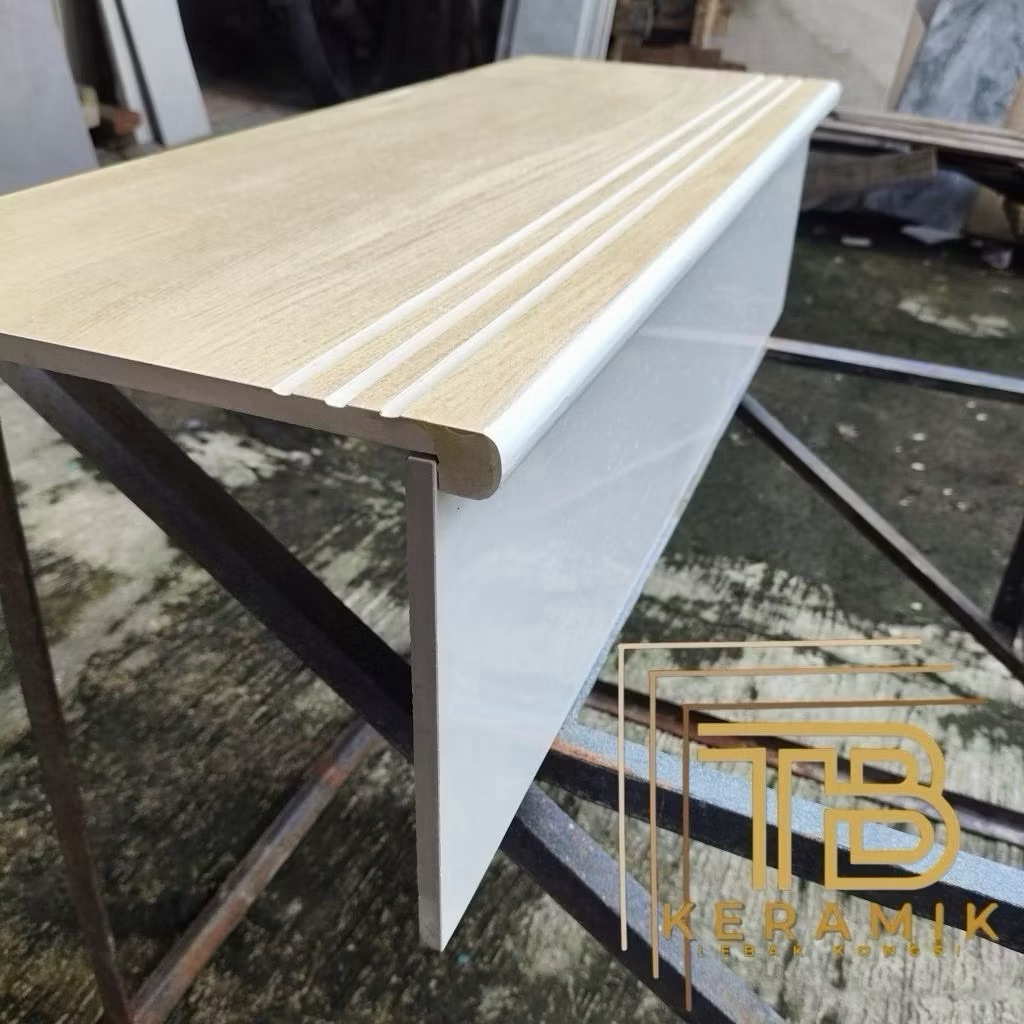 Granit Tangga Stepnosing 30x80 20x80 Motif kayu Kombinsi Dinding Putih