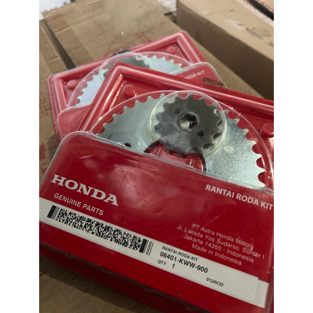 06401-KWW-900 06401KWW900 GEARSET GIR GEAR RANTAI SET BLADE REVO 110 2011-2012 KARBU REVO FI ORIGINA