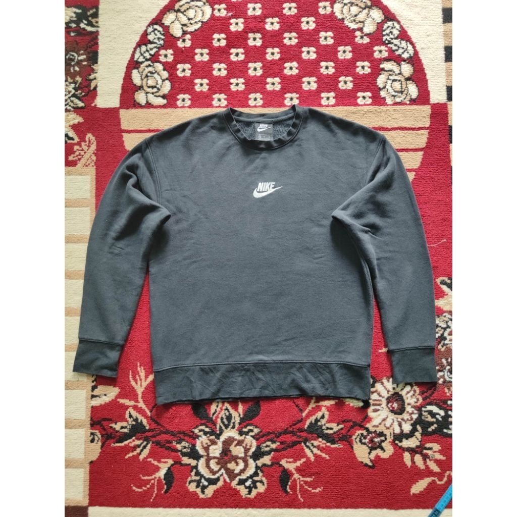 Crewneck Nike Hitam logo center
