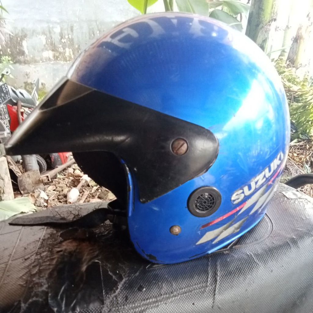 helm Jadul suzuki