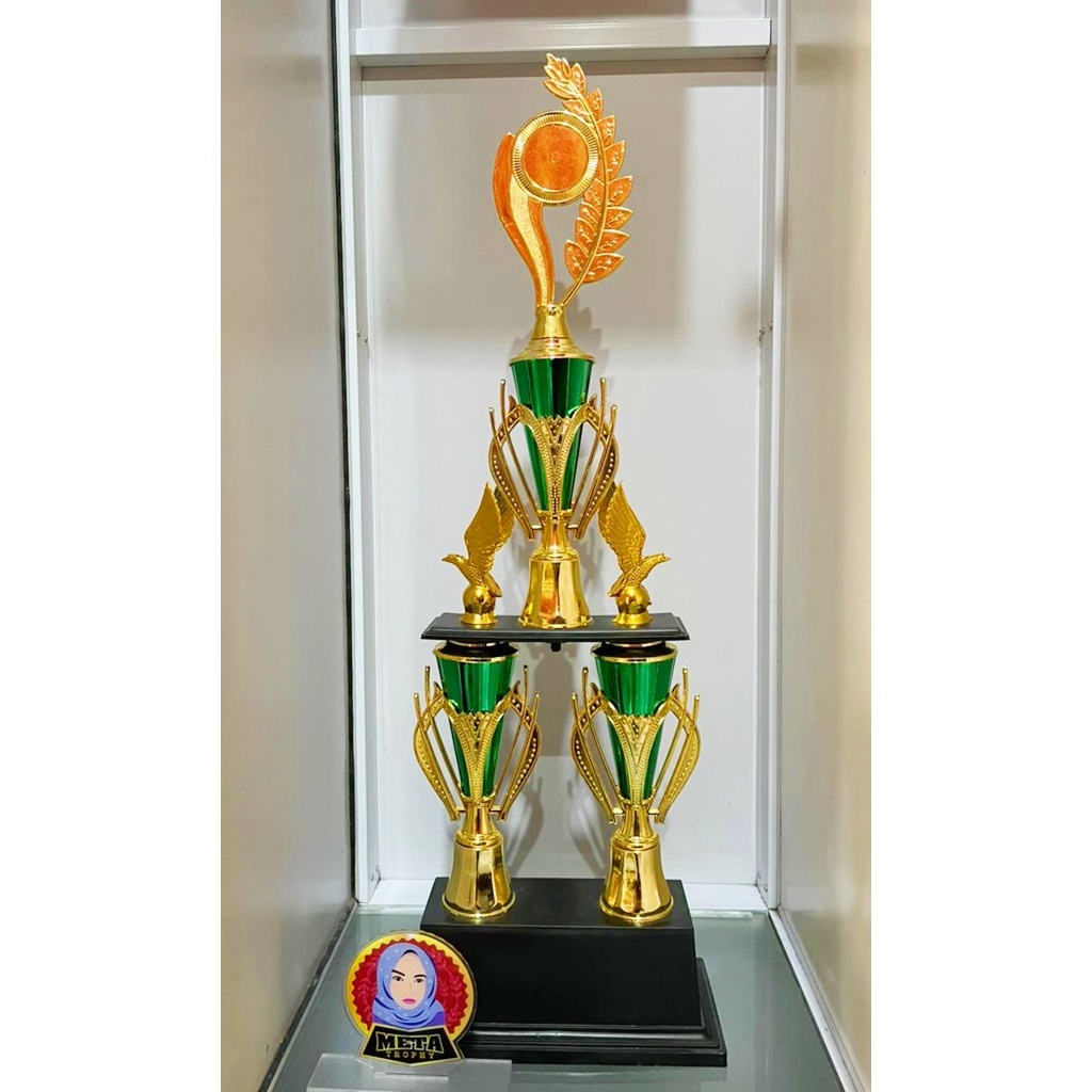 PIALA KAKI 2 UNTUK PIALA JUARA 1,2,3 JUARA UMUM PIALA BERGILIR