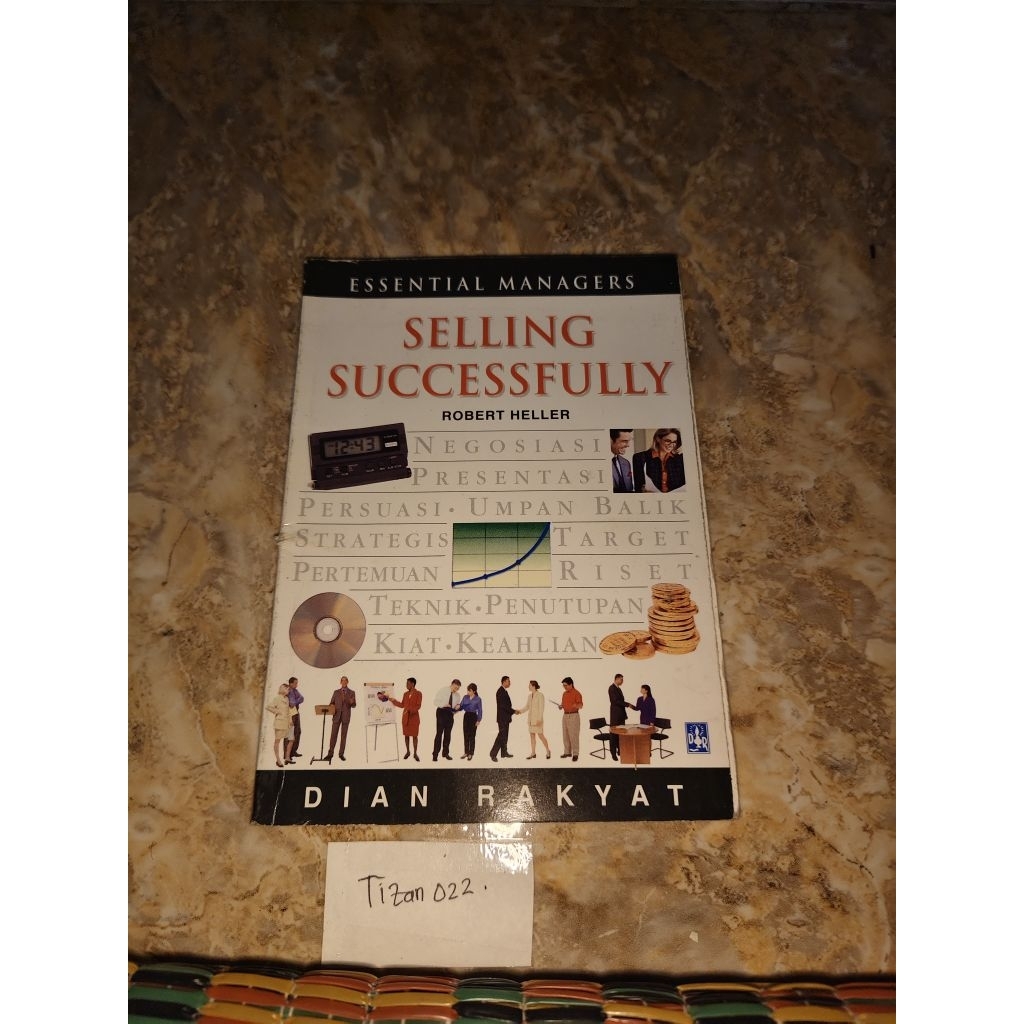 Buku Essential Managers Selling Successfully by Robert