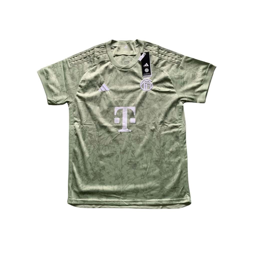 BNWT Bayern Munich Oktoberfest Shirt 2023-24 Jersey