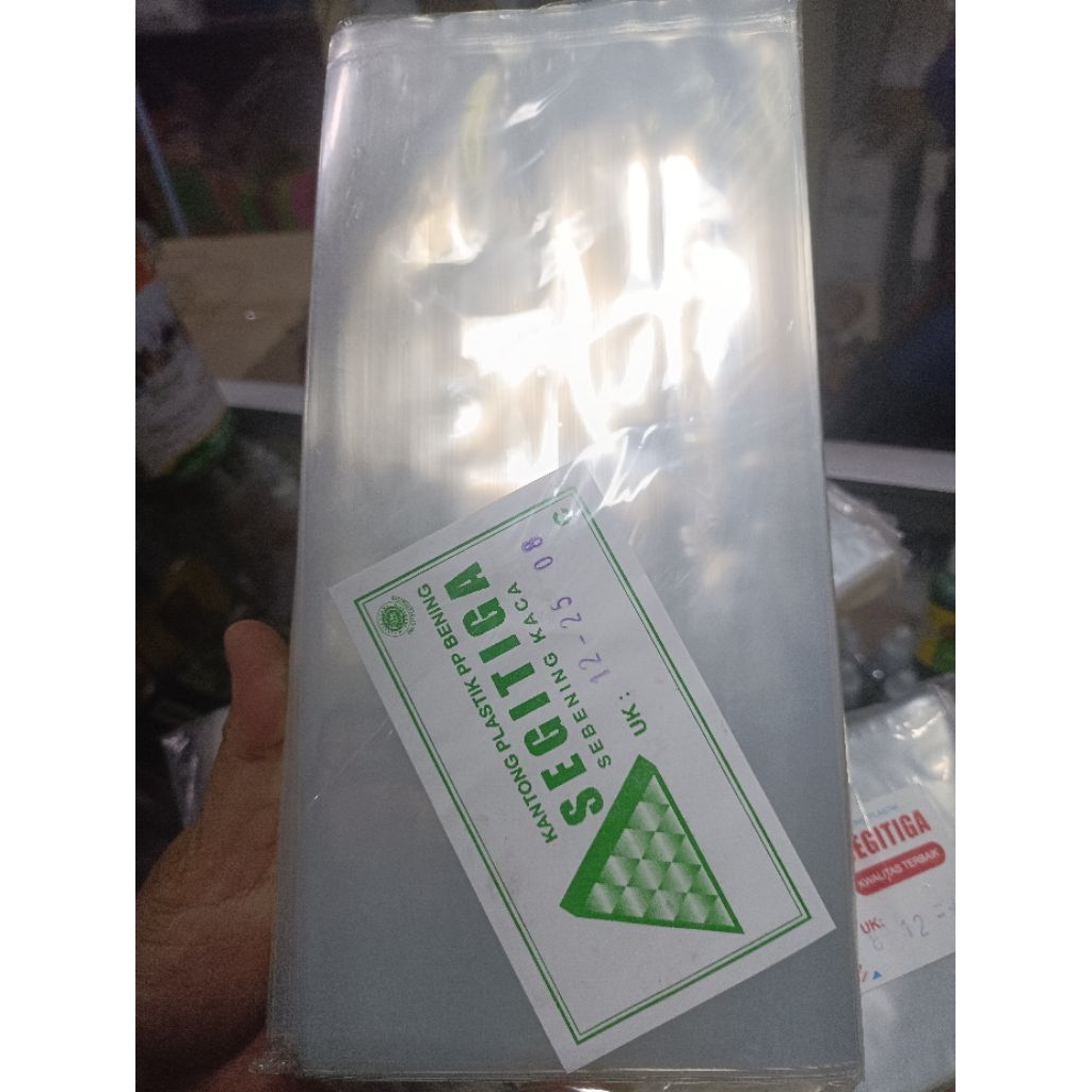 PP bening/kaca ketebalan 0,8 berat +-480 gram