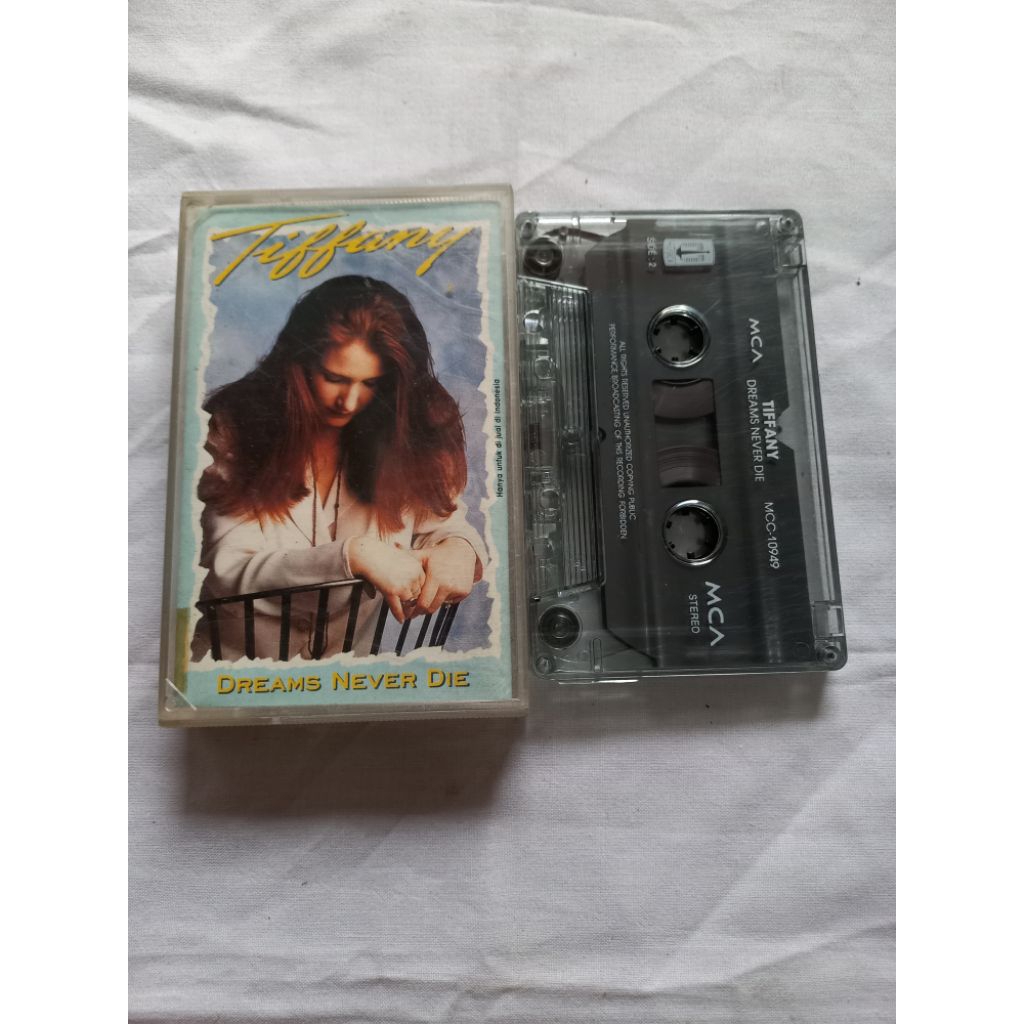 KASET PITA TIFFANY / DREAM NEVER DIE