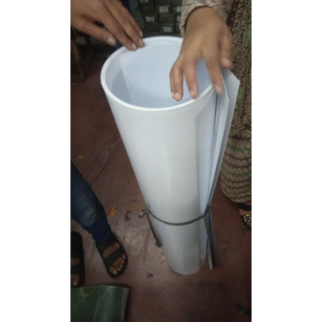 MIKA PVC PUTIH SUSU 1MM X 100CM X 200CM