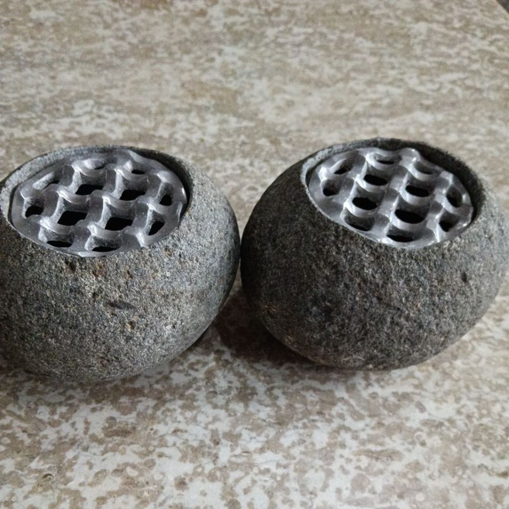 Asbak batu alam/batu kali atau asbaknatural ,river stone