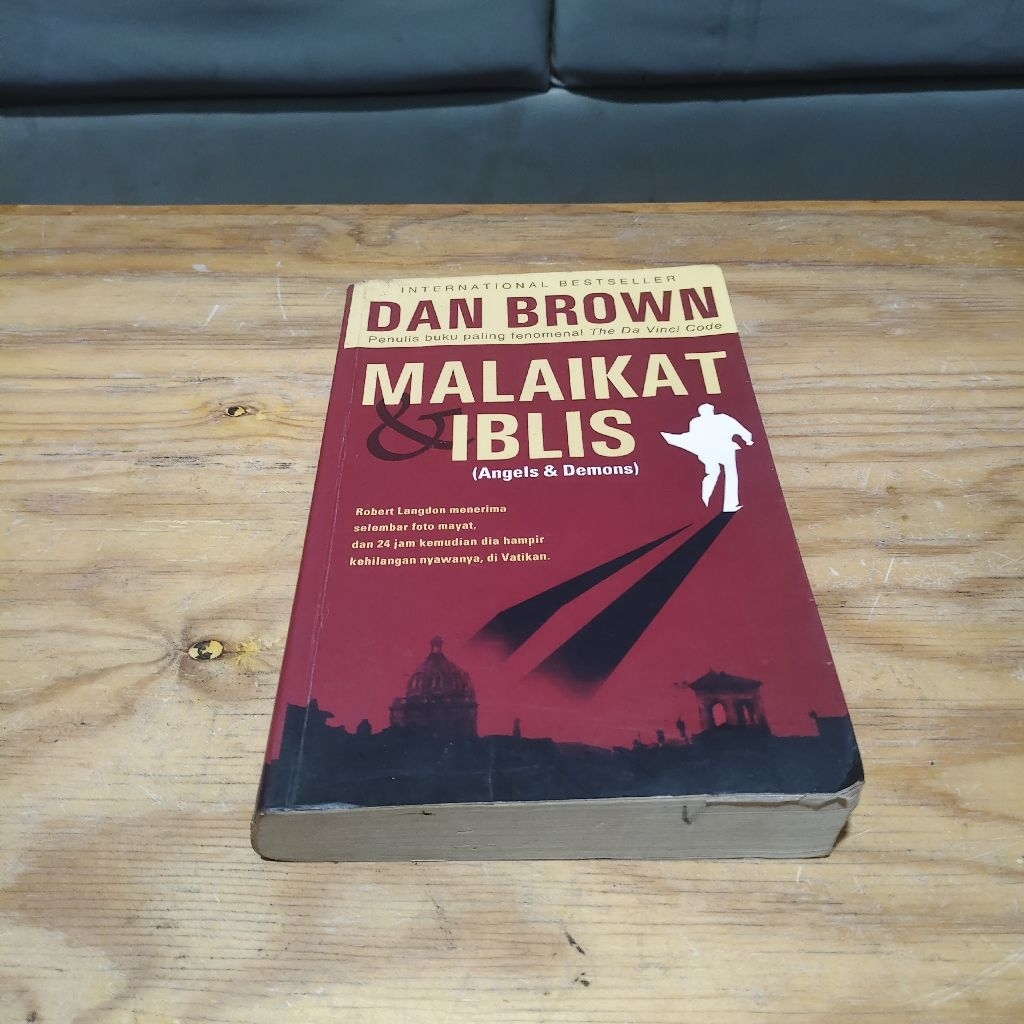 Novel Malaikat & Iblis
