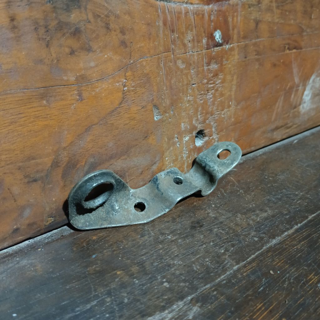 [ORIGINAL] Breket dudukan botol oli samping RX K 100 125 135 rx100 bekas yamaha