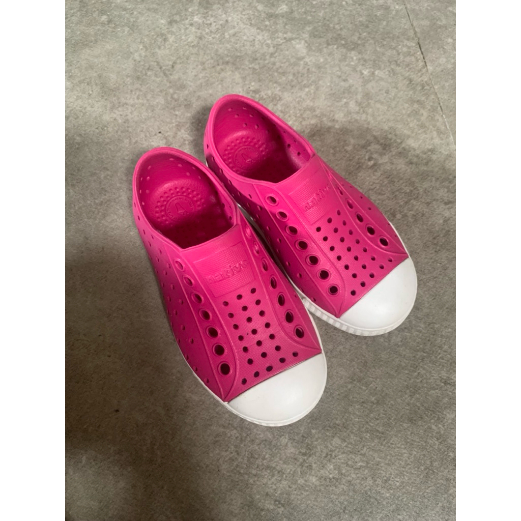 NATIVE Girl Shoes Fuschia