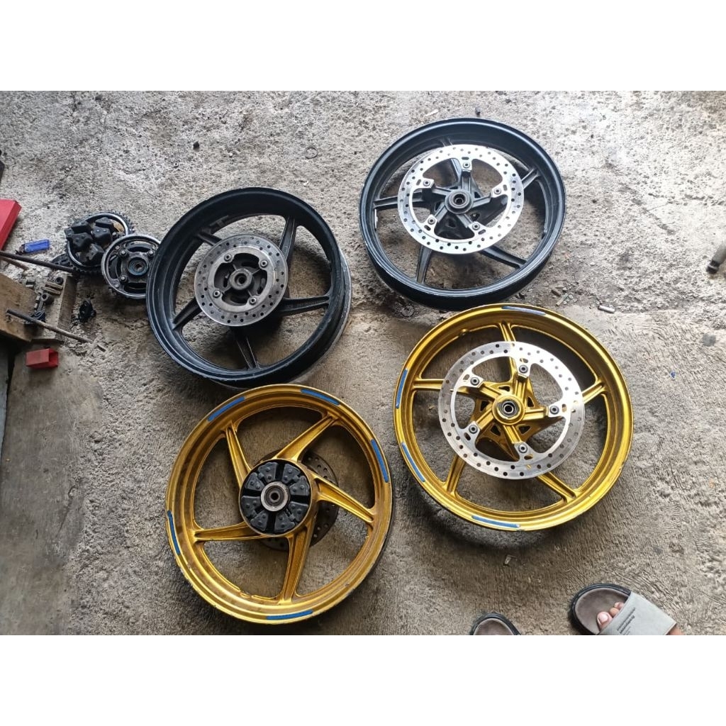 velg Honda CBR 150R k45a original