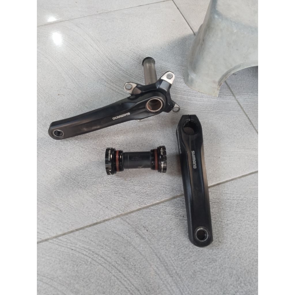 crank shimano mt300 hollowtech 2