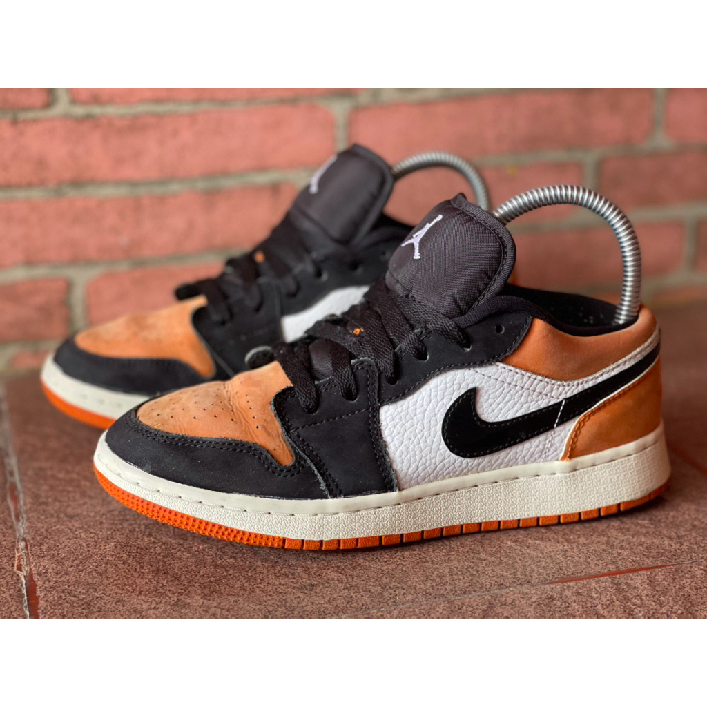 A.J 1 Low Shattered Backboard