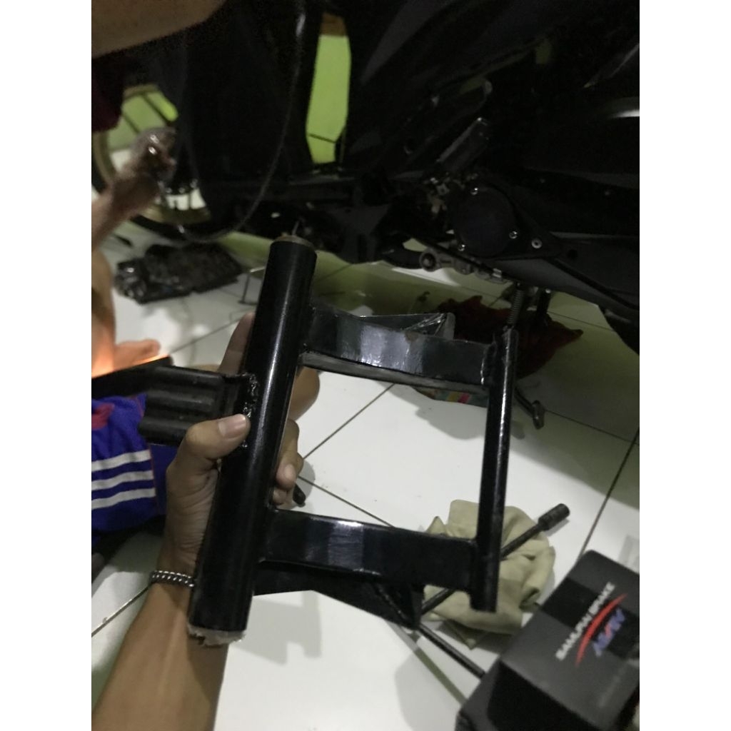 engine mounting costum 5cm Vario 125/150 LED new