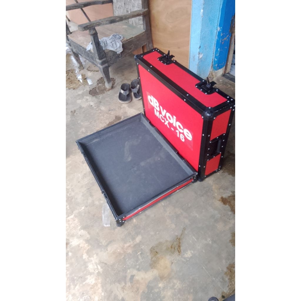 BOK Hardcase mixer 16cenel