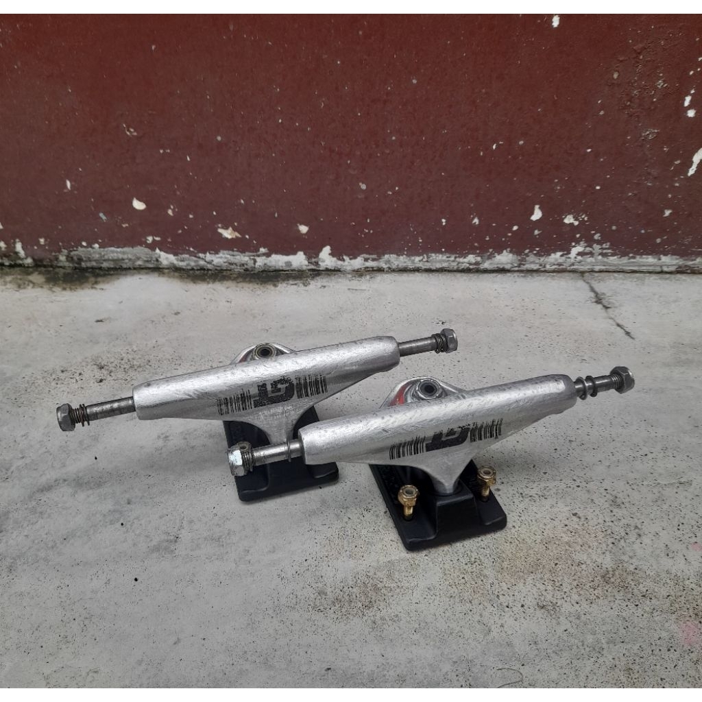 Skateboard Truck Independent Grant Taylor + boltnuts second / bekas
