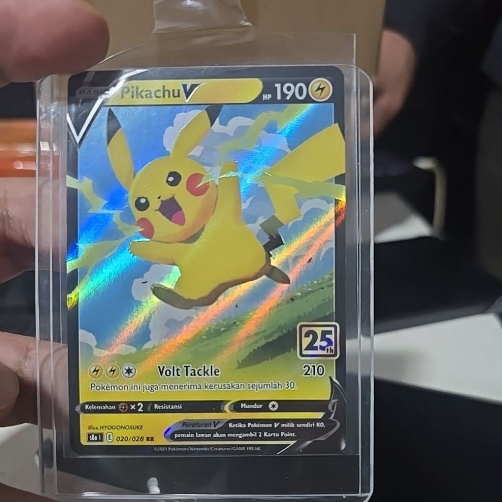 kartu pikachu V