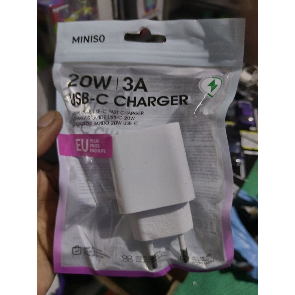 charger type c to type 20 Wat 3A miniso
