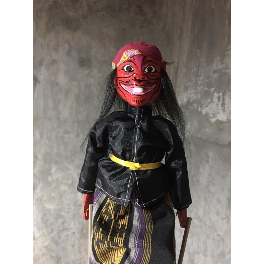 wayang golek kayu Cepot rambut panjang