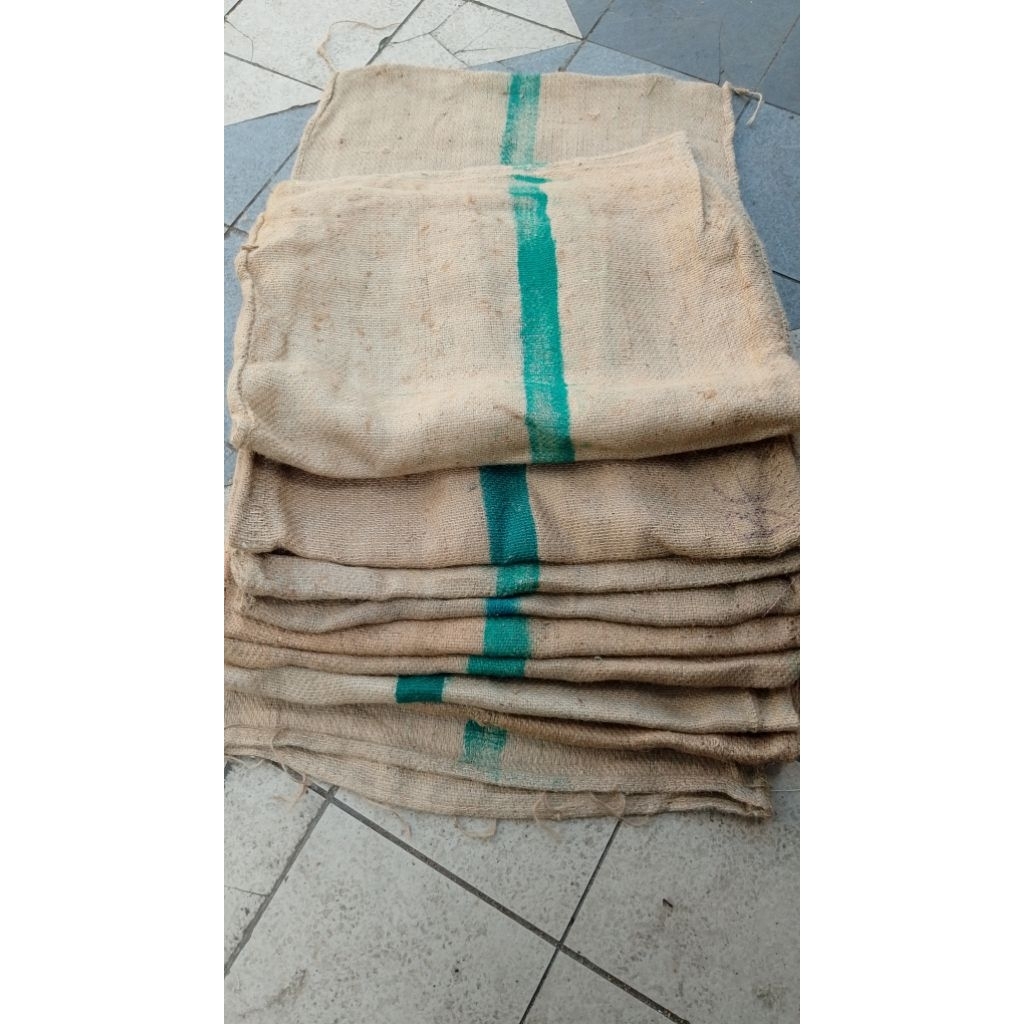 karung goni tebal bekas kopi uk 70cmx110cm/ 100 kilo
