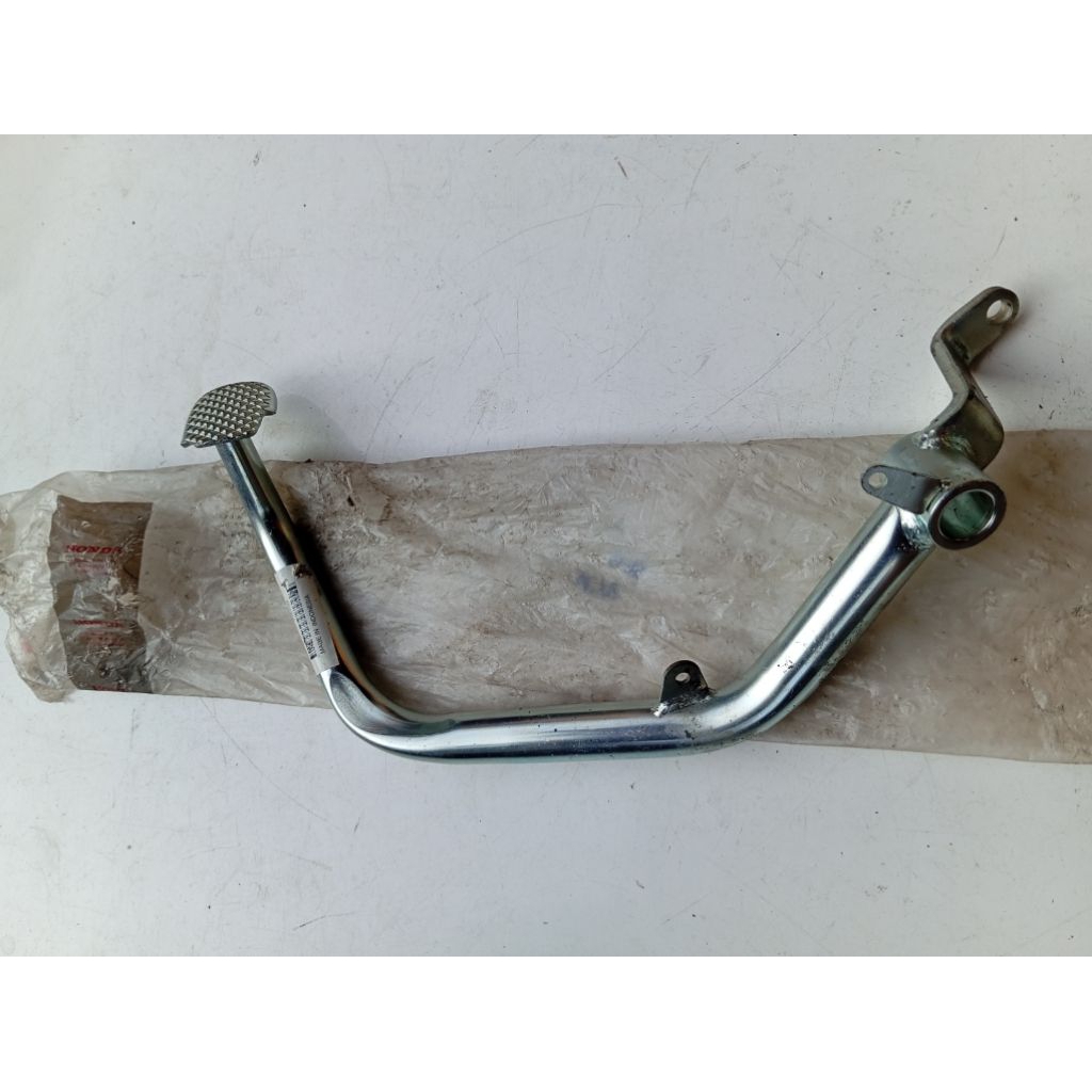 Pedal Rem Honda Megapro New Monoshock Tipe CW Rem Belakang Rear Brake Cakram ORIGINAL 46500-KYE-900