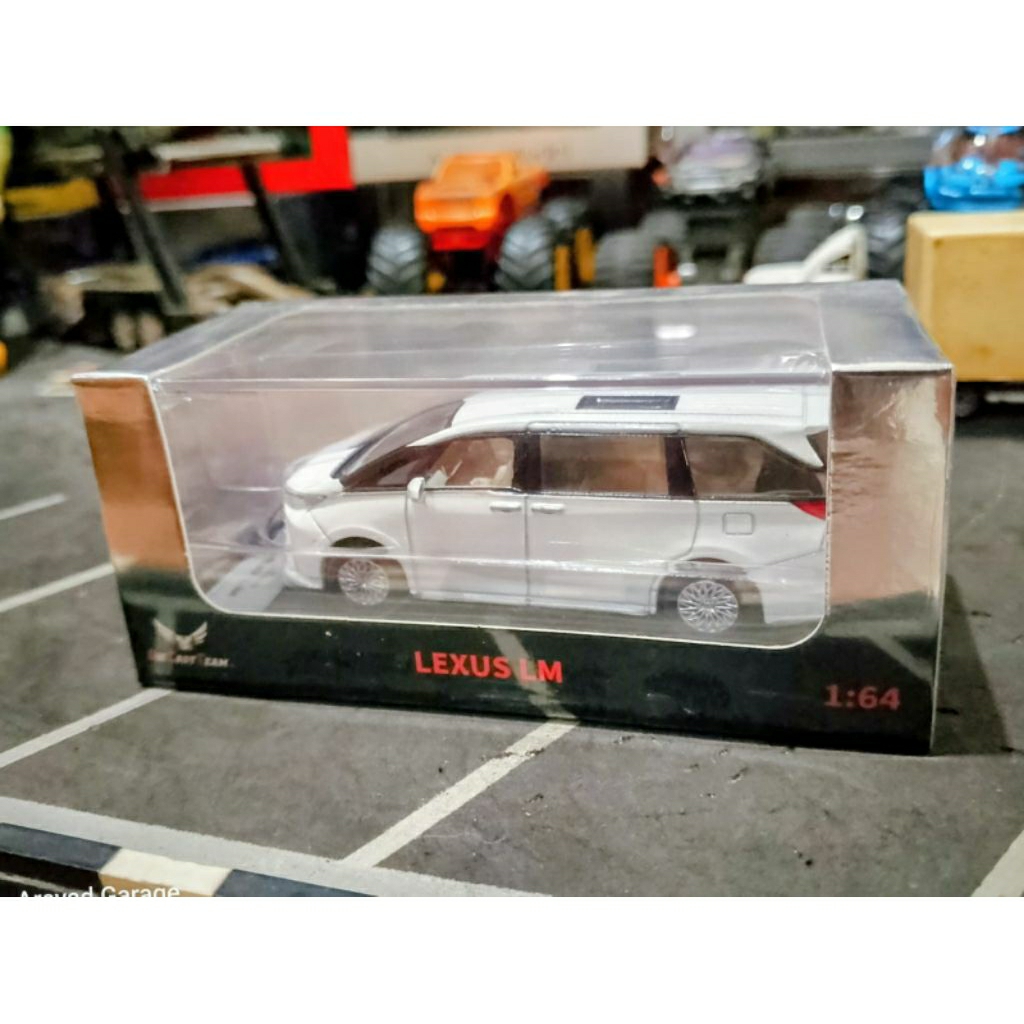 Diecast DCT Diecast Team Lexus LM  MK2 2025 White Segel